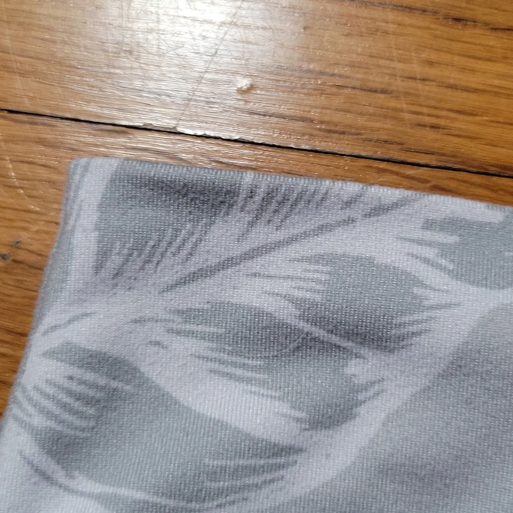 ALO gray white high waisted full length yoga leggingd  small